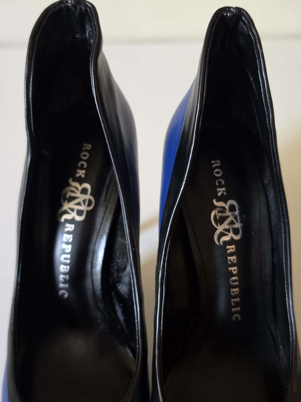 Rock & Republic Women's Blue Pointed Toe Stiletto Pumps - Picture 8 of 10
